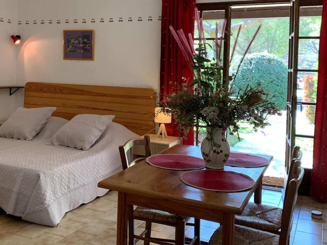 Gite La Loge 142 Route De Carpentras 84210 Venasque Kültér fotó