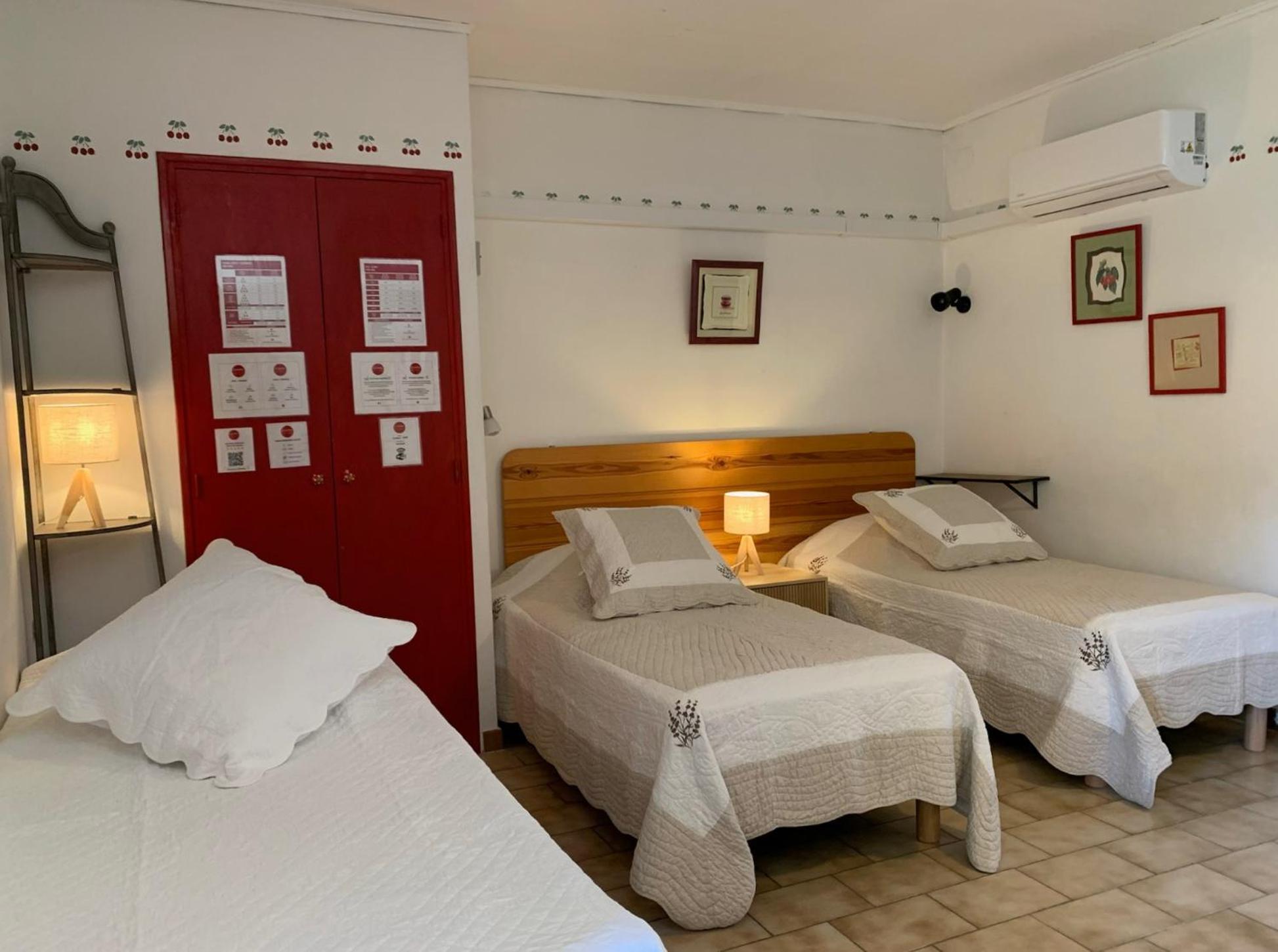 Gite La Loge 142 Route De Carpentras 84210 Venasque Kültér fotó